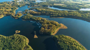 Łabędzi Ostrów Ośrodek Wypoczynkowy, Karwie